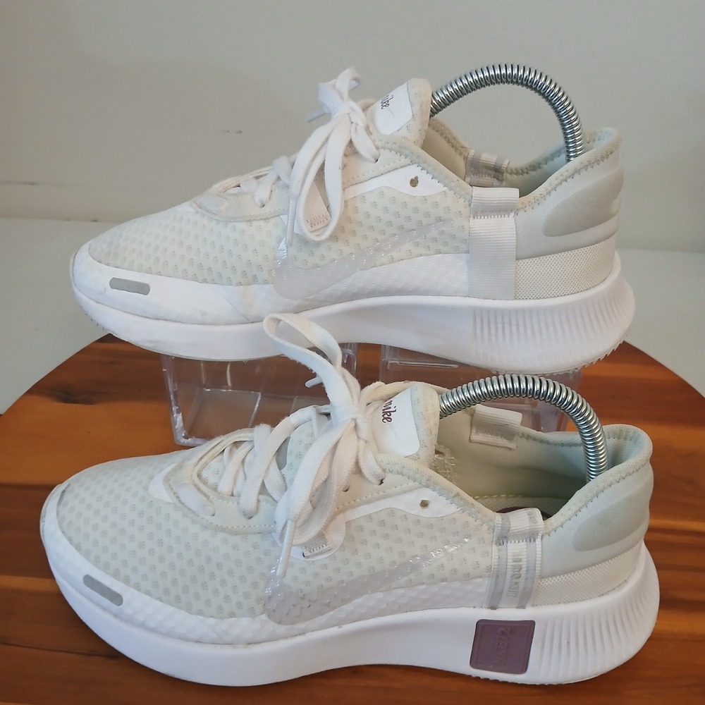 Nike React Escape Run Women 8.5 White Running Shoes Sneakers CZ5630-105